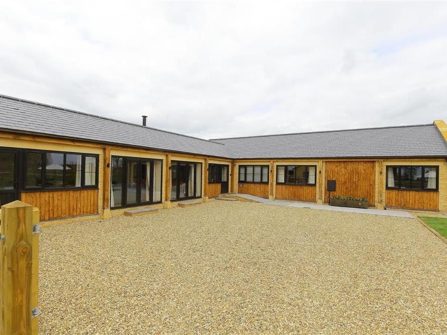 Вилла Park Stables Wyck Rissington Экстерьер фото