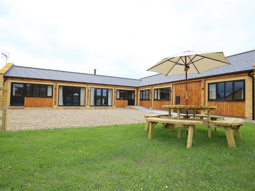 Вилла Park Stables Wyck Rissington Экстерьер фото